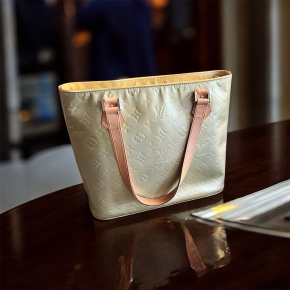 Louis Vuitton Handbags - Louis Vuitton Monogram Vernis Houston Vintage Yellow Patent Leather Shoulder Bag